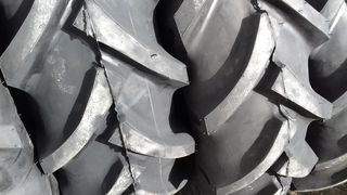******GOYDYEAR 380/85R24 (14,9/13-24)******-thumb-9