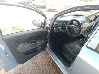 Fiat Punto 2008-thumb-15