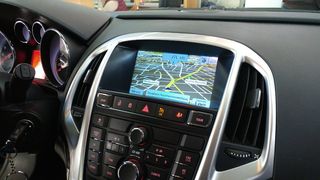 Opel Astra J τοποθετηση OEM Multimedia οθόνης Android 13 της Digital Iq CORTEX A55  1.6Ghz – 8core  BY DOUSISSOUND