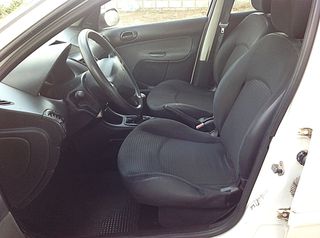 Peugeot 206 2011-thumb-11