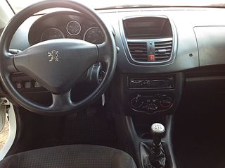 Peugeot 206 2011-thumb-12