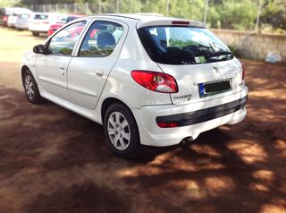 Peugeot 206 2011-thumb-3