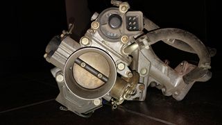 Πολλαπλή εισαγωγή μαζι με πεταλούδα για Mitsubishi Lancer Evolution