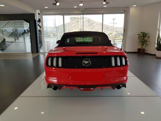 Ford Mustang 2016-thumb-10