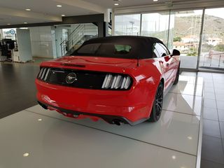 Ford Mustang 2016-thumb-9