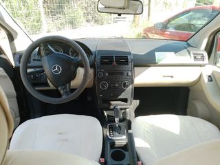 Mercedes-Benz A 160 2009-thumb-6
