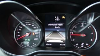 Mercedes-Benz V 220 2017-thumb-12