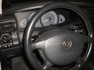Opel Omega 2001-thumb-11