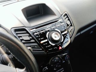 Ford Fiesta 2014 ROOKIE EDITION-thumb-11