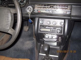 Mercedes-Benz E 200 1976-thumb-8