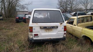 toyota hiace-thumb-2