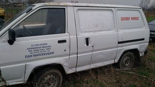 toyota hiace-thumb-3