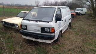 toyota hiace-thumb-4