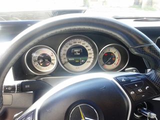 Mercedes-Benz 2015-thumb-11