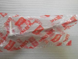 APRILIA - RS 125 - RS 50 - TUONO 50-125 	Μανέτα φρένου πίσω  AP8235012-thumb-1