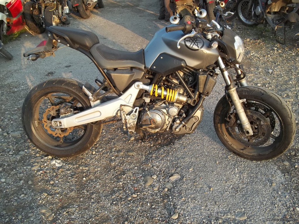 YAMAHA MT-03