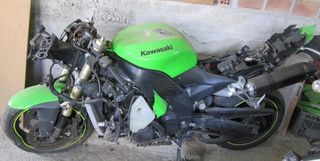Kawasaki zx 10 ninja  06/07 για ανταλλακτικά κομμάτι κομμάτι δεν πωλείται ολόκληρο 