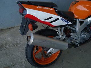 Honda 1998 CBR 900RR FIREBLADE-thumb-3