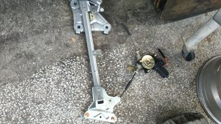 ΓΡΥΛΟΙ ΠΑΡΑΘΥΡΩΝ HYUNDAI COUPE 2004 L+R-thumb-2