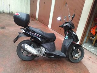 APRILIA SPORTCITY 300 2011  Ουρές