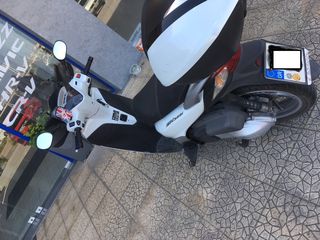 Honda SH 300i 2013-thumb-2