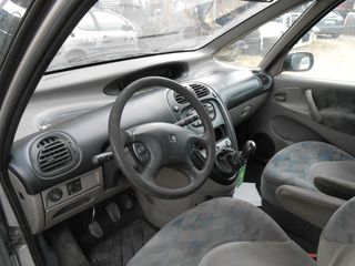 Ταμπλό Citroen Xsara Picasso '00