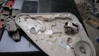 FORD FOCUS 2004-2008-thumb-2
