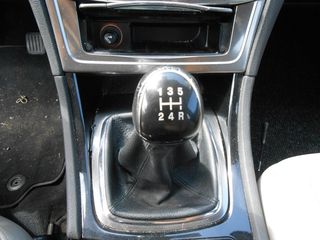 Κονσόλα - Λεβιές Ταχυτήτων - Σταχτοθήκες Ford Mondeo '08 ( Προσφορά 110 Ευρώ )