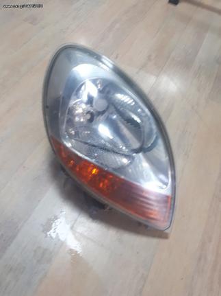 ΦΑΝΑΡΙ ΕΜΠΡΟΣ ΔΕΞΙΟ RENAULT KANGOO ΜΕ ΚΙΤΡΙΝΟ ΦΛΑΣ 2003-2008 - € 50