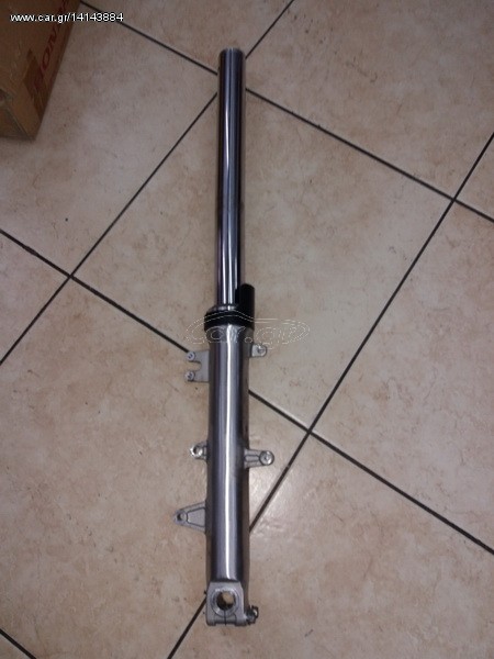 CBR 1100 ΔΕΞΙΑ ΕΜΠΡΟΣ ΜΠΟΥΚΑΛΑ 