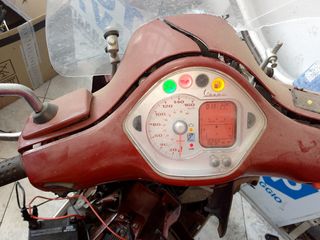 vespa gts 250ie-thumb-1
