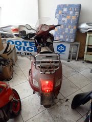 vespa gts 250ie-thumb-3