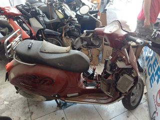 vespa gts 250ie-thumb-4