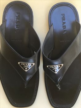 ΑΥΘΕΝΤΙΚΕΣ δερμάτινες παντόφλες PRADA!