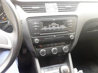 Skoda 2013 OCTAVIA 1.6 TDI TAXI -thumb-5