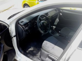 Skoda 2013 OCTAVIA 1.6 TDI TAXI -thumb-3