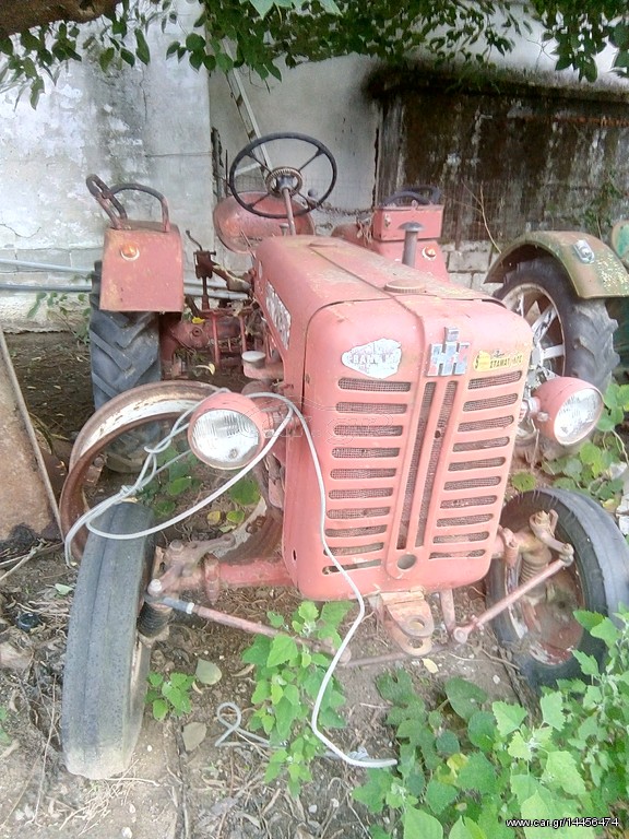 Τρακτέρ McCormick 1957 FARMAL D212