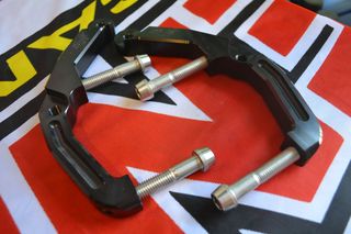 YAMAHA T-MAX 500/530 BRAKE BRACKETS 100mm