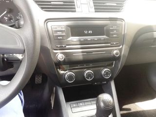 Skoda Octavia 2013-thumb-7