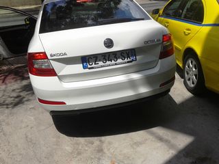 Skoda Octavia 2013-thumb-11