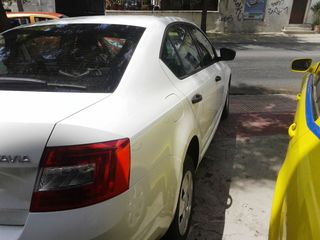Skoda Octavia 2013-thumb-13