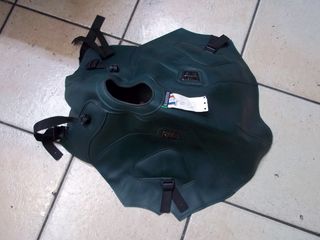 BAGSTER ΓΝΗΣΙΟ TAPIS TRIUMPH TIGER 900 PVC VERT FONCE 'ΠΡΟΣΦΟΡΑ'