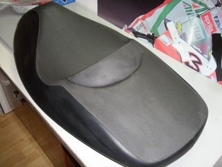 ΣΕΛΑ ΓΝΗΣΙΑ ΓΙΑ APRILIA ATLANTIC 250-300-thumb-1