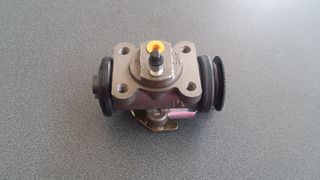 ΚΥΛΙΝΔΡΑΚΙ ΠΙΣΩ ΜΕ ΕΞΑΕΡΩΤΗΡΑ 1 1/8 DAIHATSU DELTA V201-thumb-1