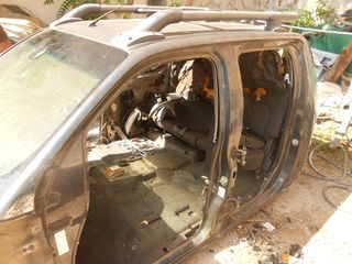 ΚΑΜΠΙΝΑ NISSAN D40-thumb-1