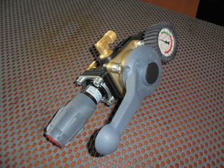 ΧΕΙΡΙΣΤΗΡΙΟ ΤΟΥΡΜΠΙΝΑΣ COMET MADE IN ITALY 180 LITRA 50 BAR-thumb-4