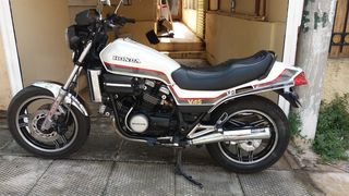 Honda 1988 VF SABRE 750-thumb-1