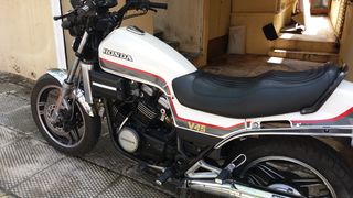 Honda 1988 VF SABRE 750-thumb-3