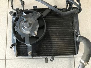 Yamaha YZF-R6 2003-2005 Γνήσιο  Ψυγείο νερού και Βεντιλατέρ σε άριστη κατάστασή!!!