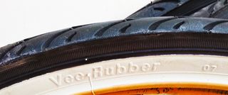 Ελαστικά 26×175 Vee Rubber ασπρόμαυρα-thumb-1